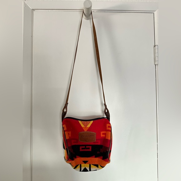 Pendleton Wool Cross body red Aztec pattern bag - Picture 1 of 6